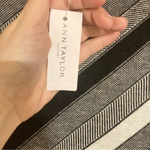 Nwt Ann Taylor printed sweater dress - Picture 4 of 9